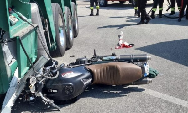 Sellia Marina, Incidente sulla SS 106. Conducente trasportato in gravi condizioni con elisoccorso