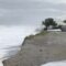 VIDEO - Maltempo, forte mareggiata in località Homo Morto. Il mare raggiunge le abitazioni