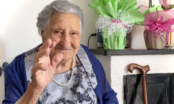 Simeri Crichi in festa per i 100 anni di nonna Francesca: l’intervista (VIDEO)